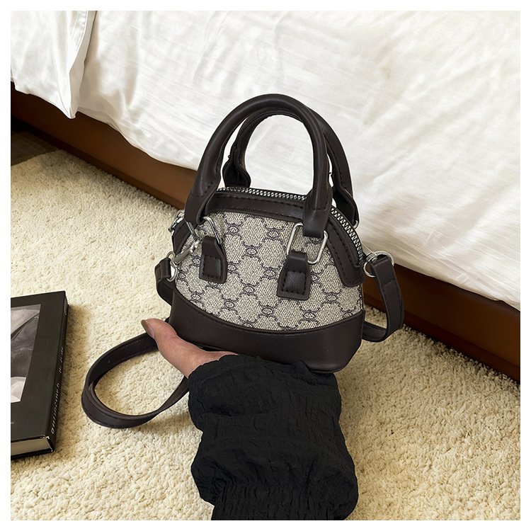 详情_02 Mini satchel bag in shell shape. Small PU leather crossbody purse for women