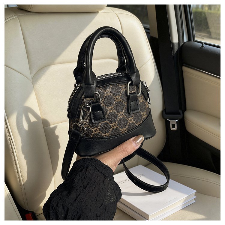 详情_05 Mini satchel bag in shell shape. Small PU leather crossbody purse for women