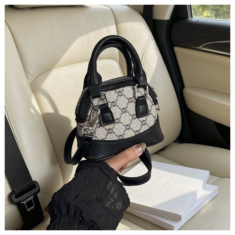 详情_07 Mini satchel bag in shell shape. Small PU leather crossbody purse for women