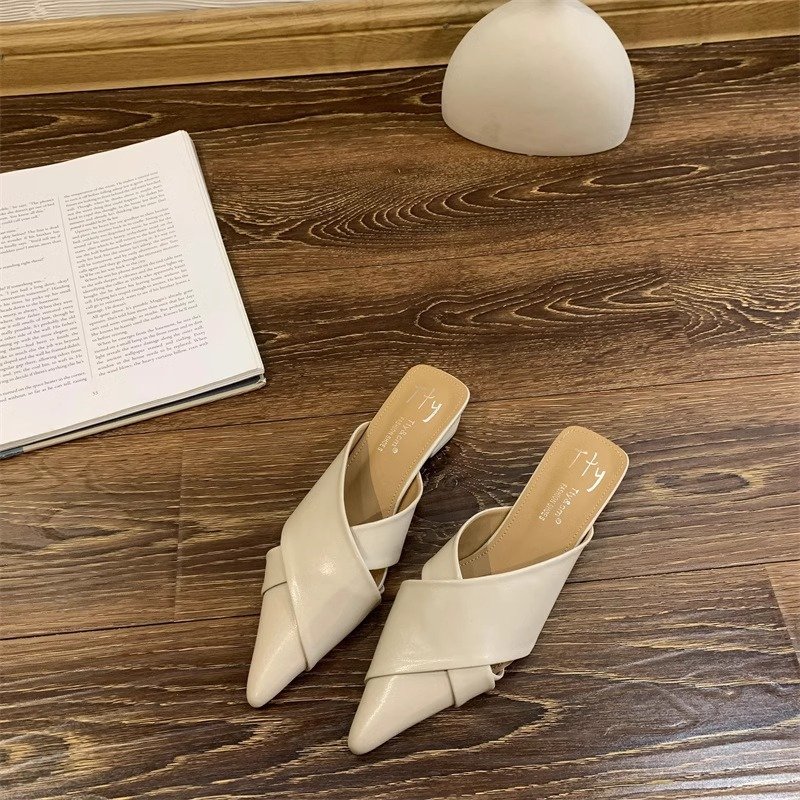 详情_16 Womens mules with pointed toe and flat sole. Leather slip on shoes for everyday wear. French style loafers.
