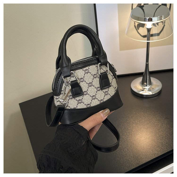 详情_18 Mini satchel bag in shell shape. Small PU leather crossbody purse for women