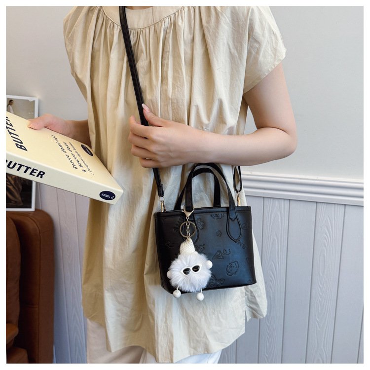 详情_19 Bucket bag for women with all-over print. Lightweight summer shoulder handbag. Fits all your daily essentials