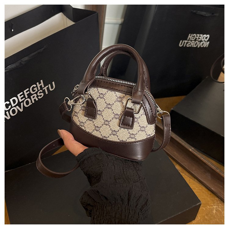 详情_19 Mini satchel bag in shell shape. Small PU leather crossbody purse for women