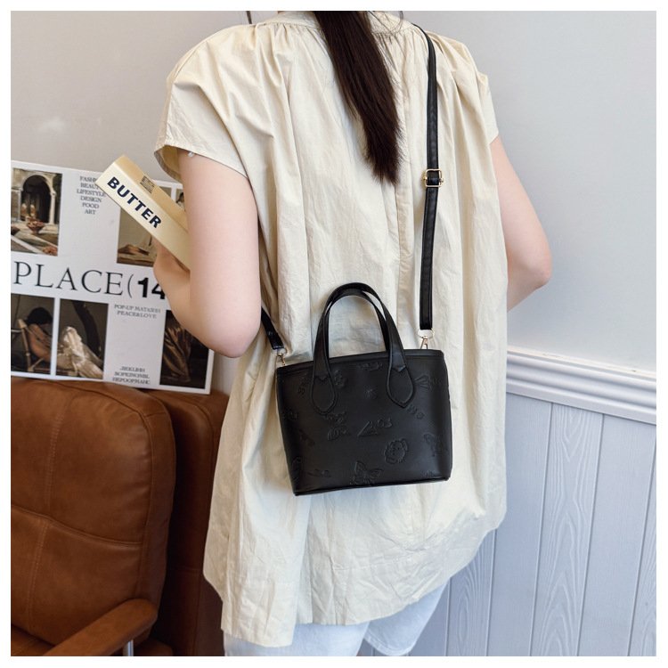 详情_20 Bucket bag for women with all-over print. Lightweight summer shoulder handbag. Fits all your daily essentials