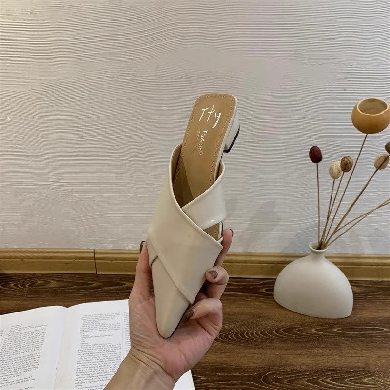 详情_24 Womens mules with pointed toe and flat sole. Leather slip on shoes for everyday wear. French style loafers.