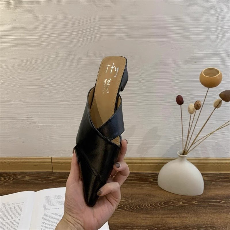 详情_26 Womens mules with pointed toe and flat sole. Leather slip on shoes for everyday wear. French style loafers.