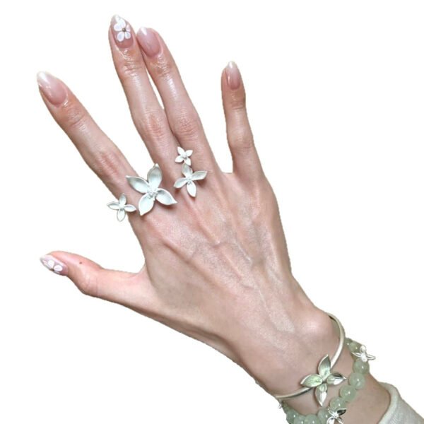 Silver Flower Ring – Stackable Midi Minimalist Ring Set for Women
