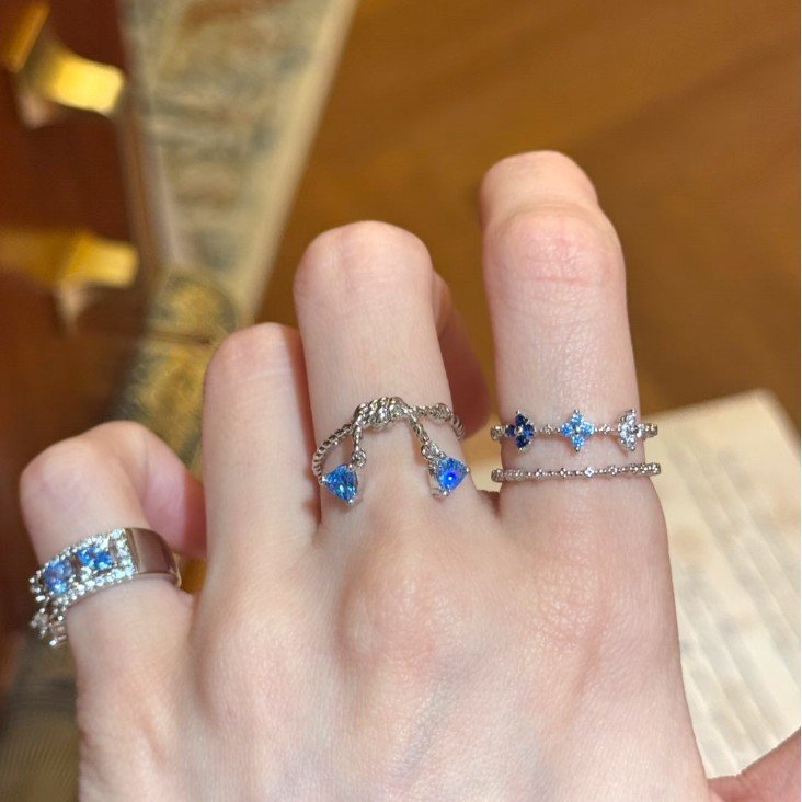 Blue Flower Ring – Stackable Midi Aqua Gemstone Ring for Women