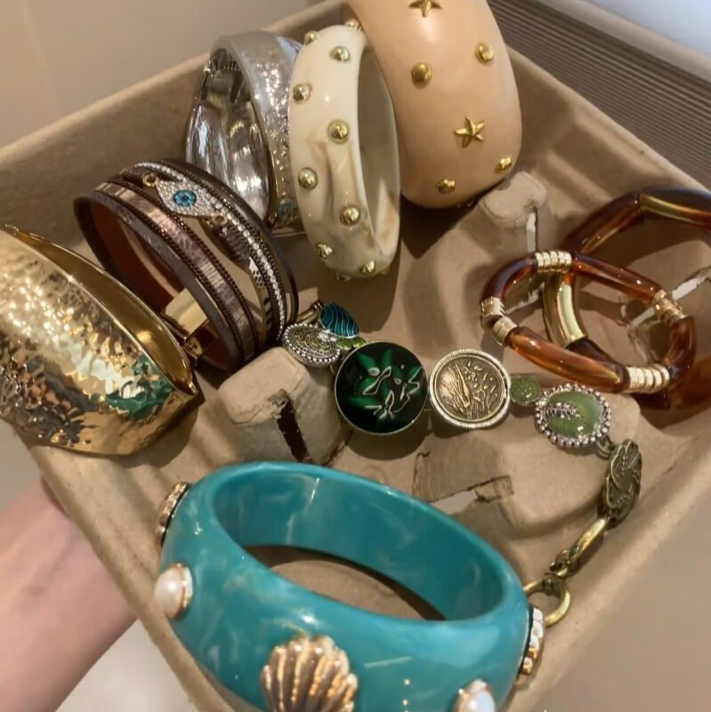 Vintage Resin Bangle