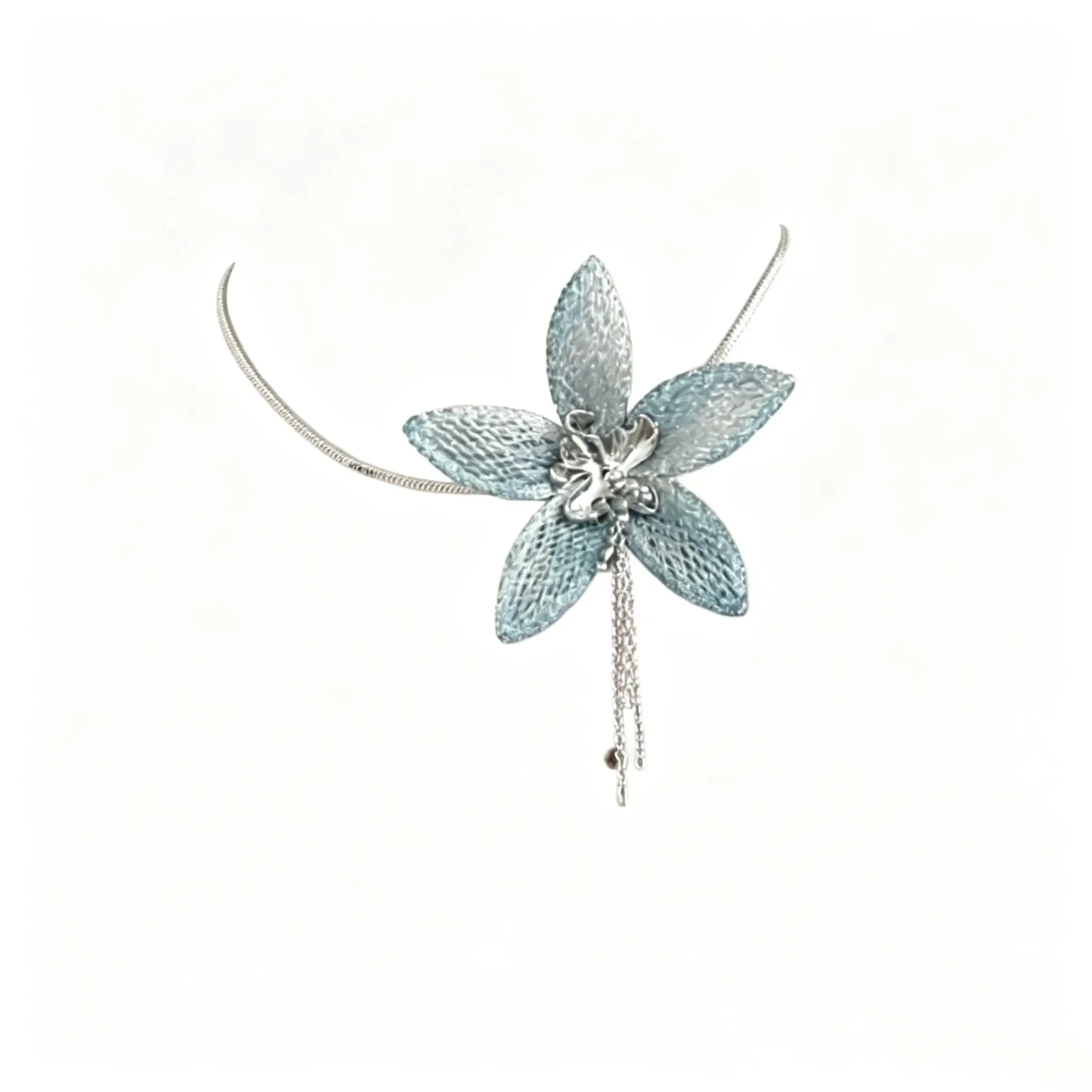 微信图片_20260609103331_644_3 Fabric flower choker with blue petals and tiny tassel. Lightweight boho daisy chain for summer. Adjustable 12-16 inches.