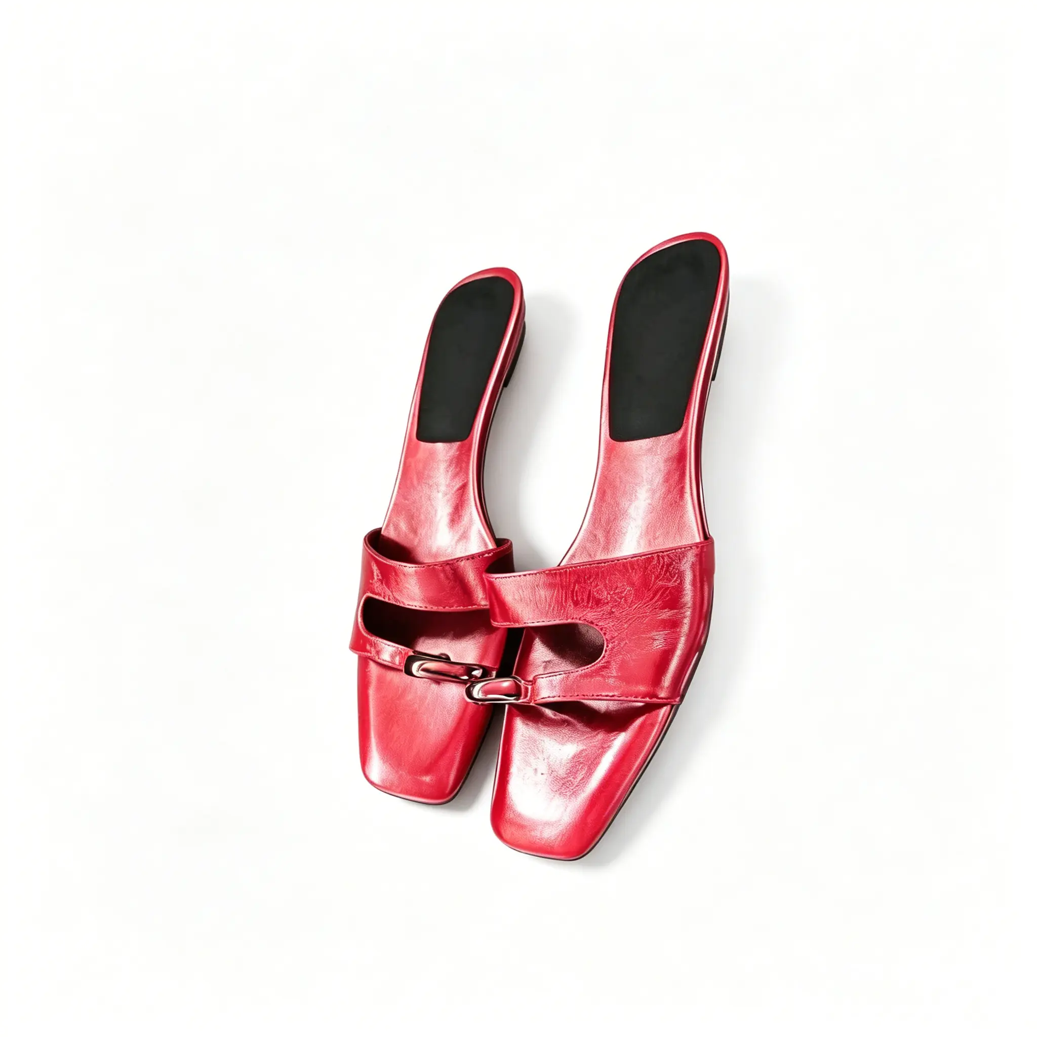 微信图片_20260610100313_674_3 Split toe flat sandals with french style metal buckle. Comfortable slide sandals for daily wear. Lightweight and chic.