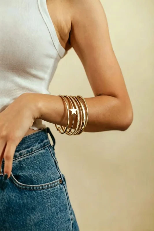 Learn how to stack bracelets like a celebrity. From gold stacking to runway trends — the ultimate guide to summer 2026 bracelet styles.